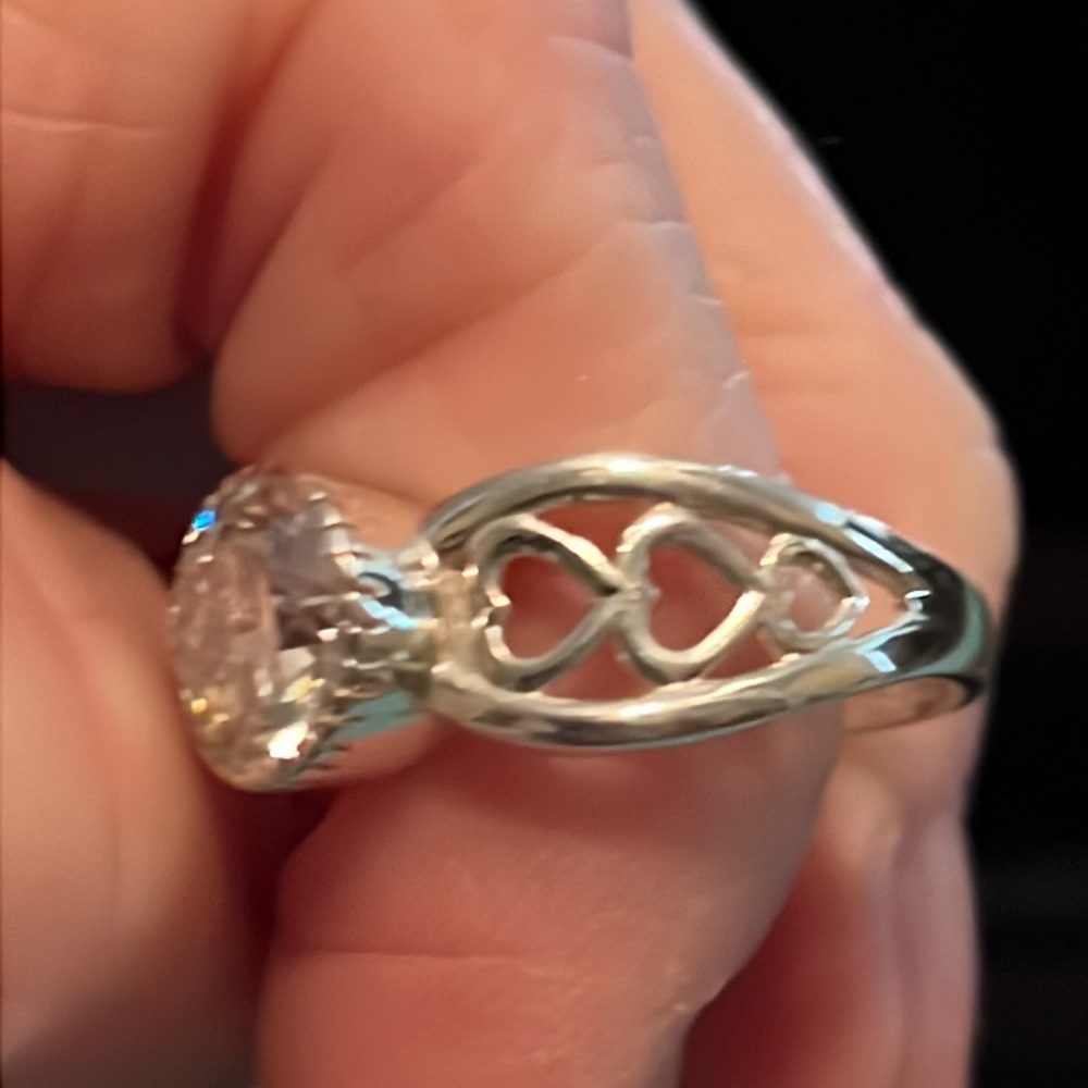 2ct moissanite heart ring. - Picture 3 of 7